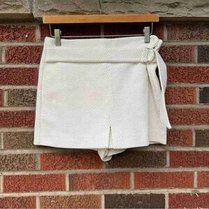 Elegant White Women's Shorts